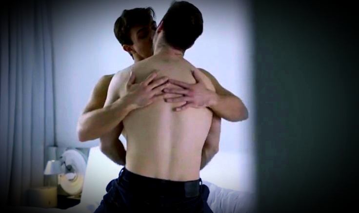 คนหนึ่งมึนเมา}กับ{อีกคนเมามันส์...ใจความสำคัญคือ&bull;อาการคัน&bull;ล้วนๆ (เปรียบเทียบกับเหตุการณ์เมื่อคืนนี้.)