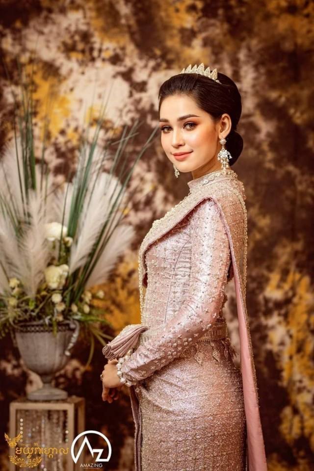 Thai Dress: Thai costume | ชุดไทย