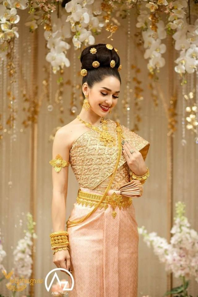 Thai Dress: Thai costume | ชุดไทย