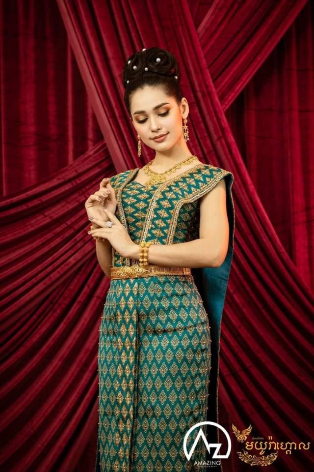 Thai Dress: Thai costume | ชุดไทย