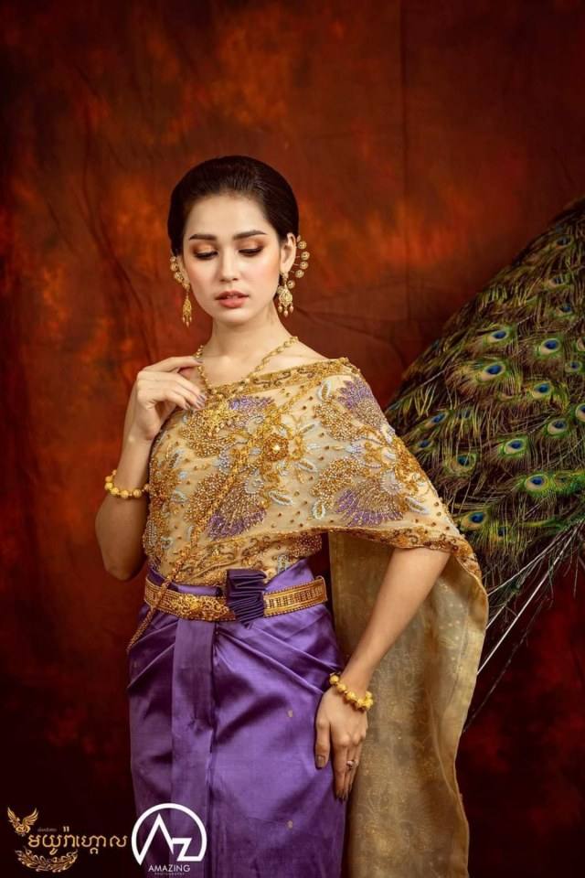 Thai Dress: Thai costume | ชุดไทย