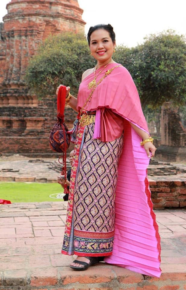 Thai Dress: ชุดไทย ผ้าลายอย่าง | Thailand 🇹🇭