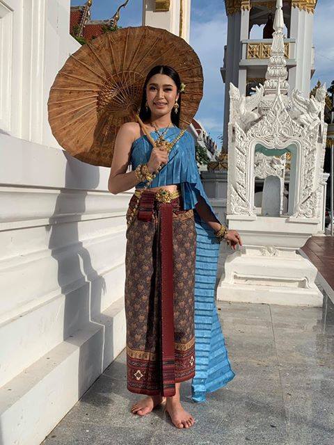 Thai Dress: ชุดไทย ผ้าลายอย่าง | Thailand 🇹🇭