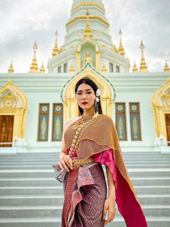 Thai Dress: ชุดไทย ผ้าลายอย่าง | Thailand 🇹🇭