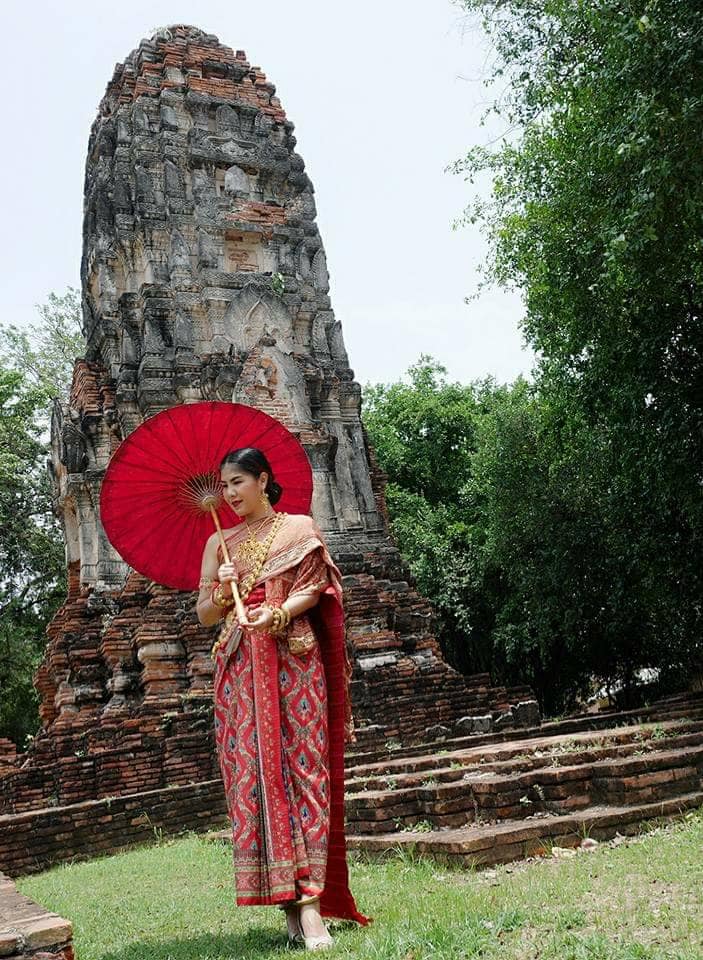 Thai Dress: ชุดไทย ผ้าลายอย่าง | Thailand 🇹🇭