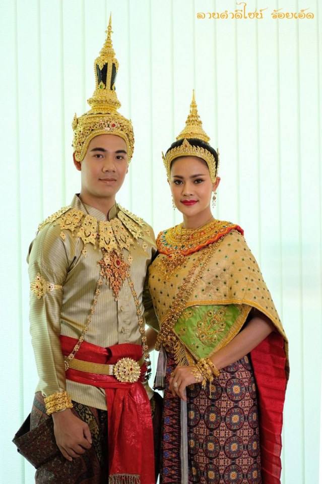 Thai Dress: ชุดไทย ผ้าลายอย่าง | Thailand 🇹🇭