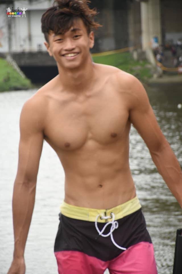 อาตี๋นักกีฬาเรือมังกร