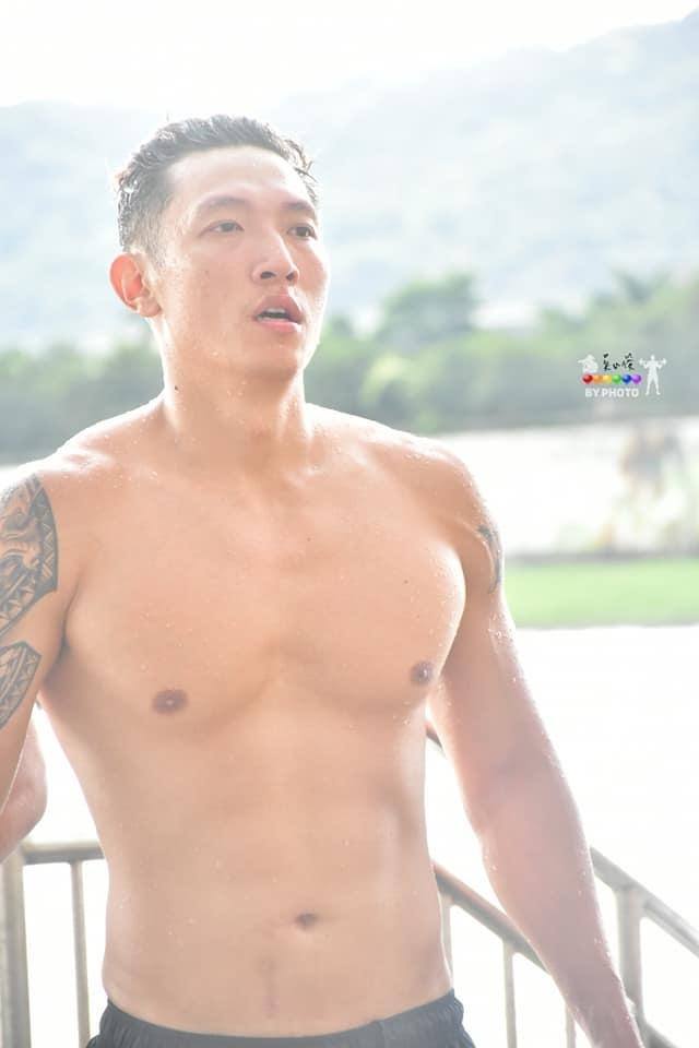 อาตี๋นักกีฬาเรือมังกร