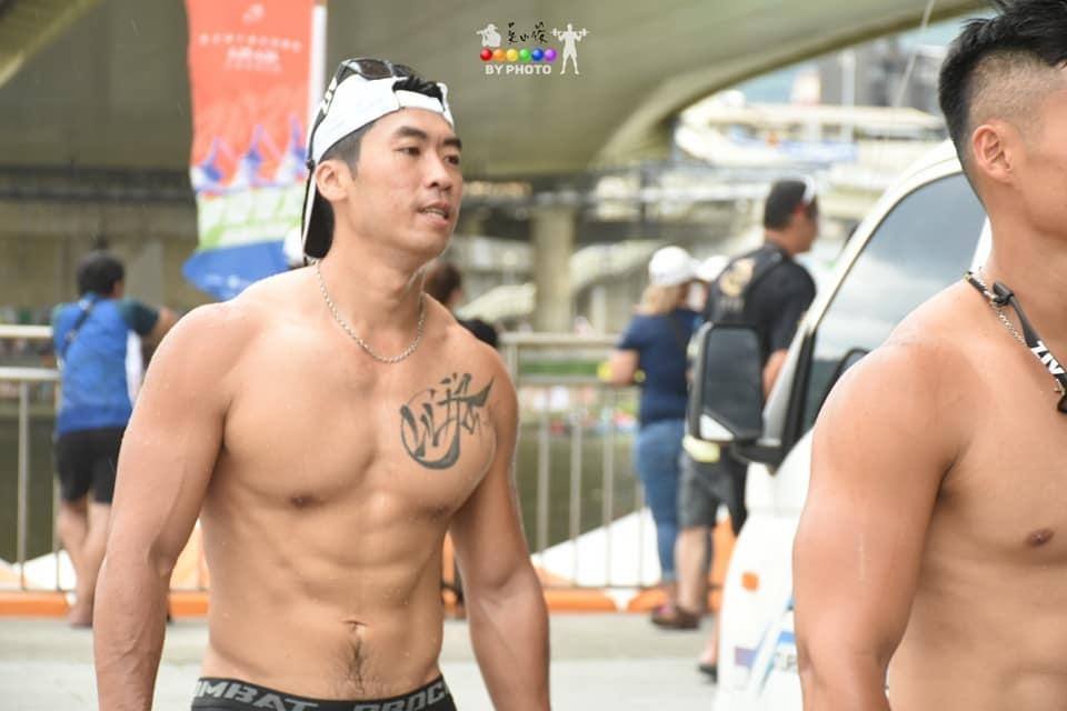 อาตี๋นักกีฬาเรือมังกร