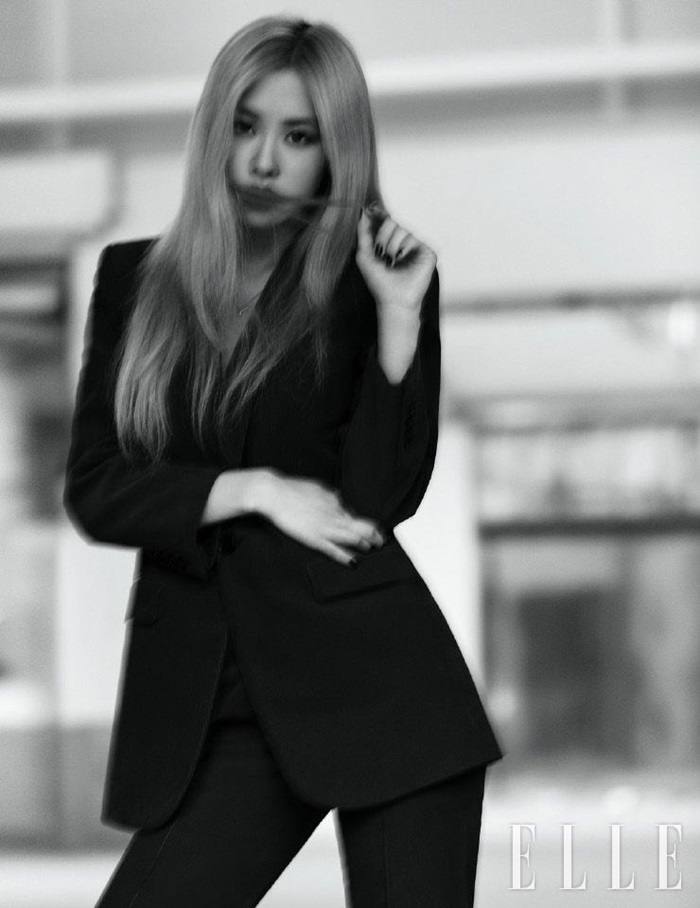 (BLACKPINK) Ros&eacute; @ Elle Korea July 2020