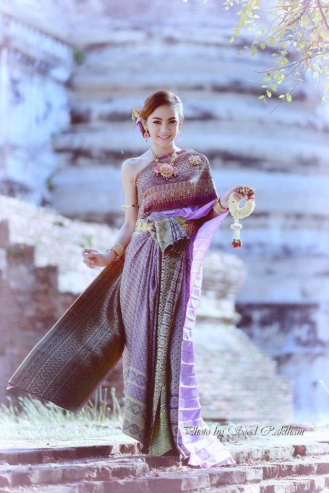 Thai Traditional Dress Portrait 🇹🇭