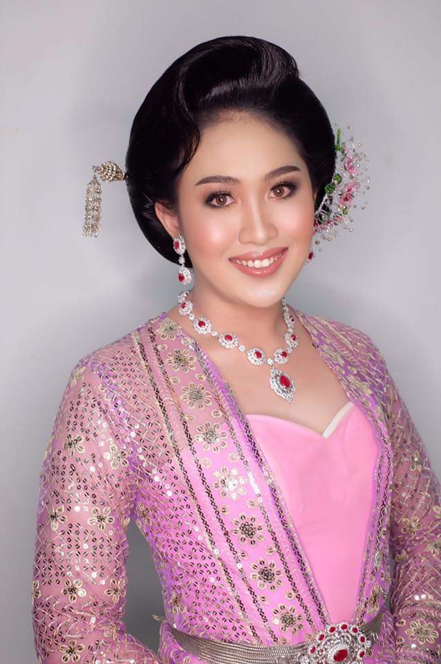 Thailand 🇹🇭 | Thai Traditional Dress