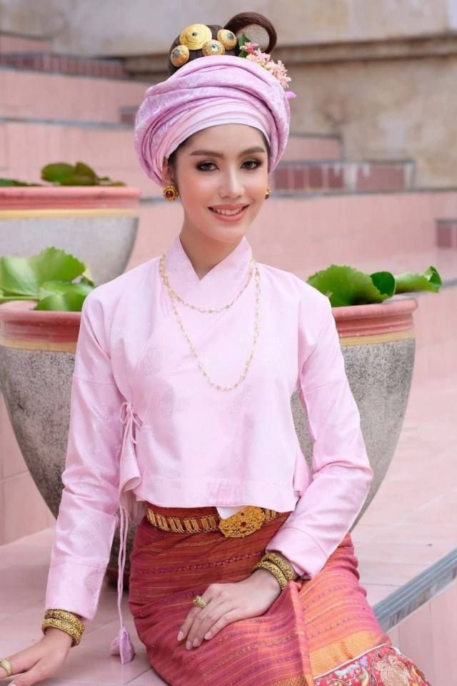 Thailand 🇹🇭 | Thai Traditional Dress