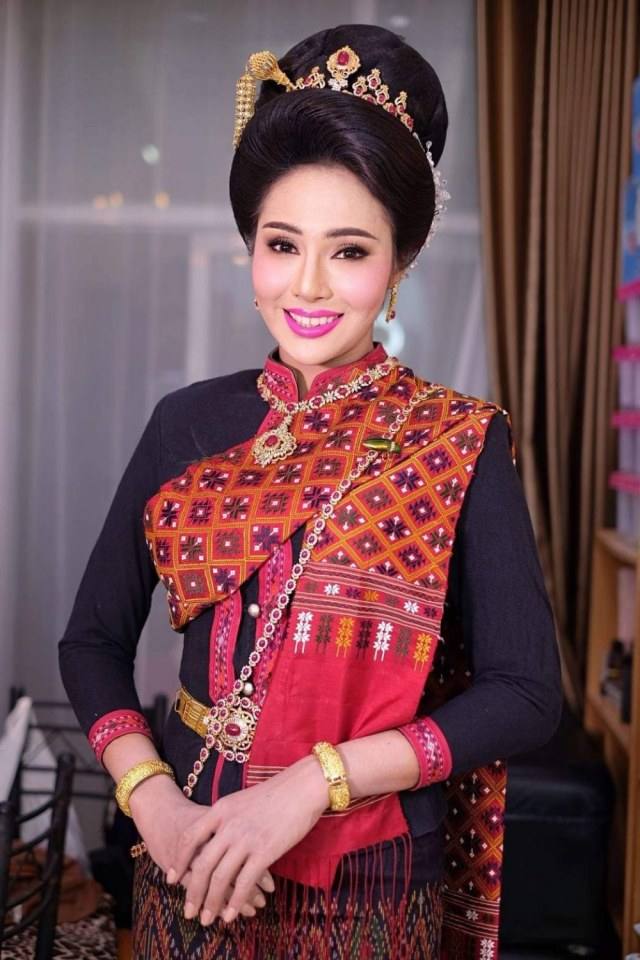 Thailand 🇹🇭 | Thai Traditional Dress