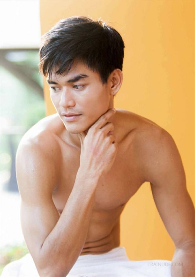 หนุ่มหล่อขึ้นปก 741
