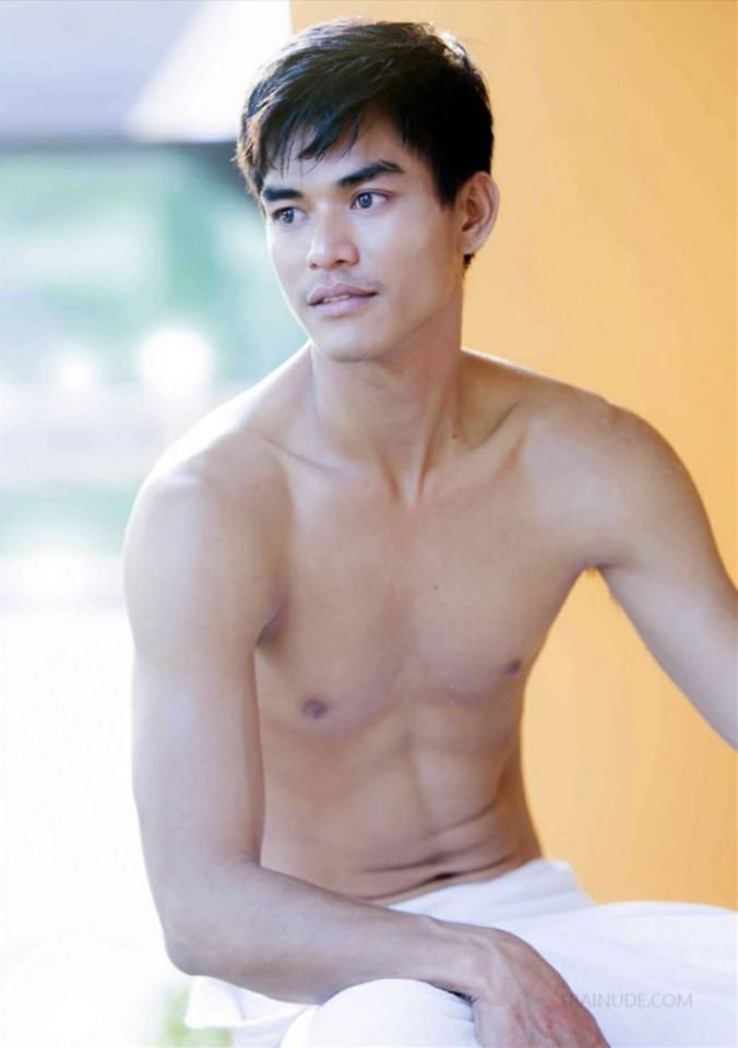 หนุ่มหล่อขึ้นปก 741