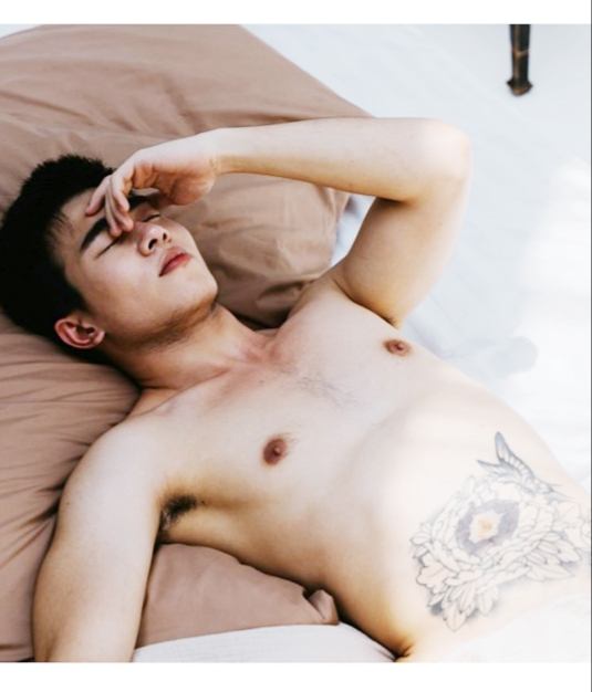 ต้นขาร้อนเร่า•สองเข่าโยกเขย่ง•มือกำจั๊มป์เร่ง•บันทั้ายเด้งตามมือ•คืออะไร