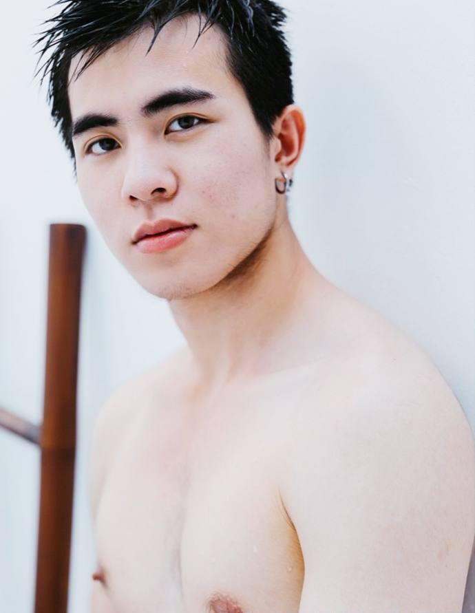 ต้นขาร้อนเร่า•สองเข่าโยกเขย่ง•มือกำจั๊มป์เร่ง•บันทั้ายเด้งตามมือ•คืออะไร