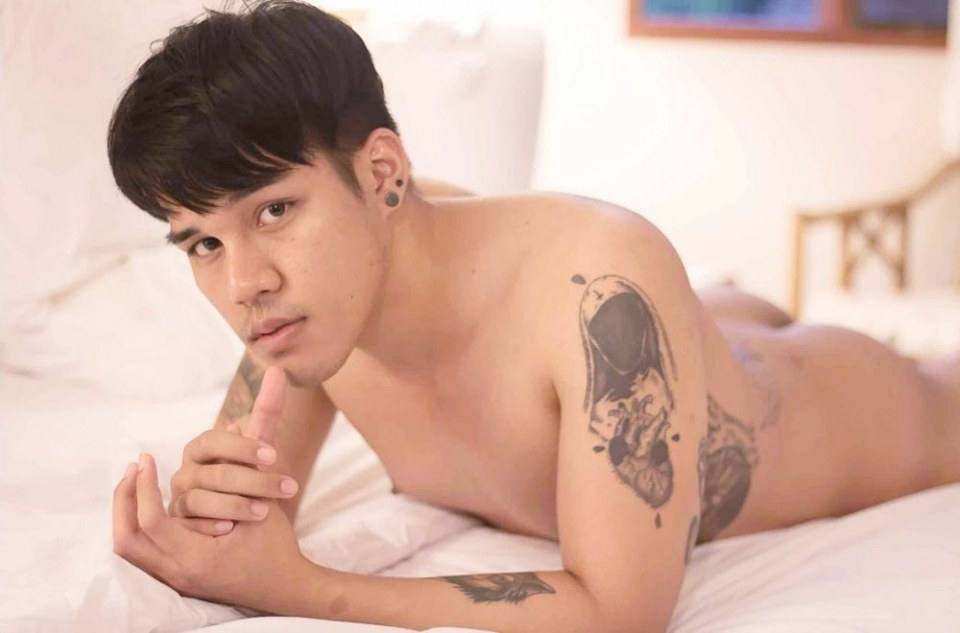 พาเพื่อนแอบเมียมาโยกพอเสร็จแล้วก็กดชักโครก..ทำเนียนๆ