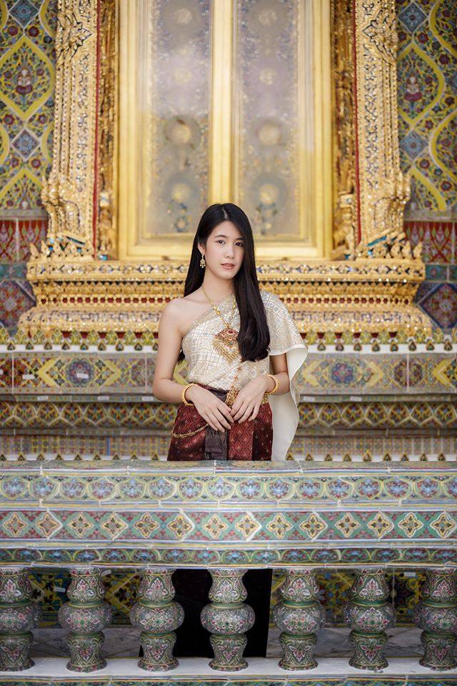 Thailand 🇹🇭 | Thai dress at Wat Ratchabophit