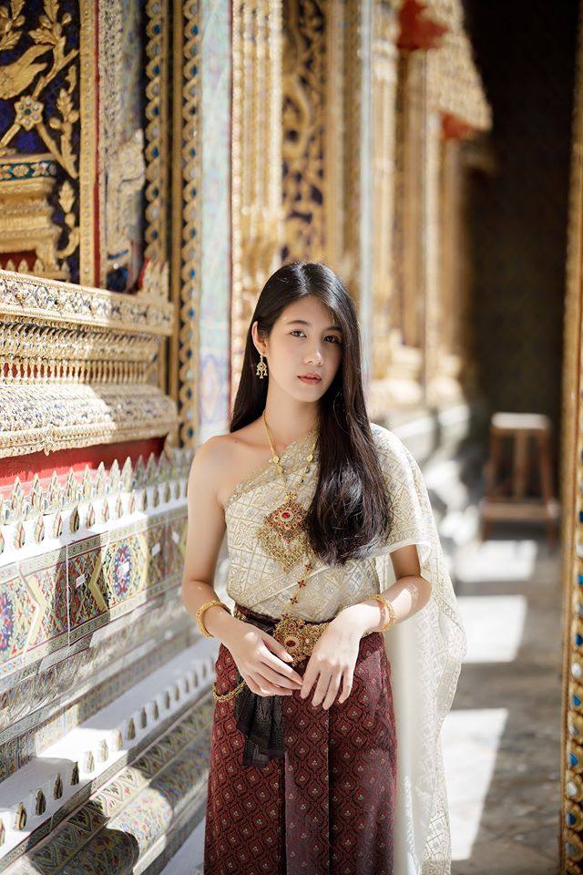 Thailand 🇹🇭 | Thai dress at Wat Ratchabophit