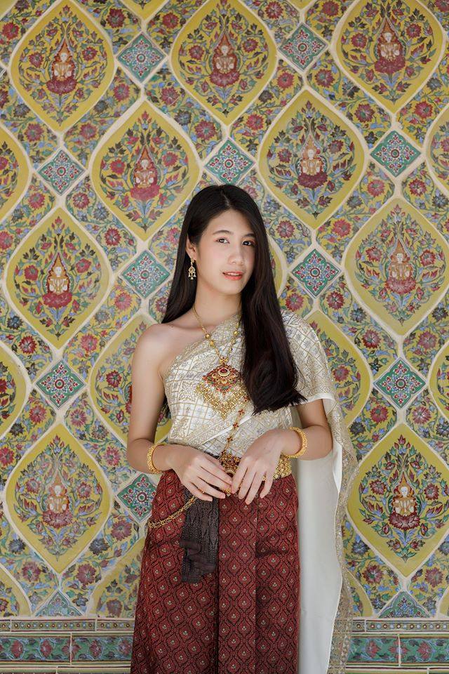 Thailand 🇹🇭 | Thai dress at Wat Ratchabophit