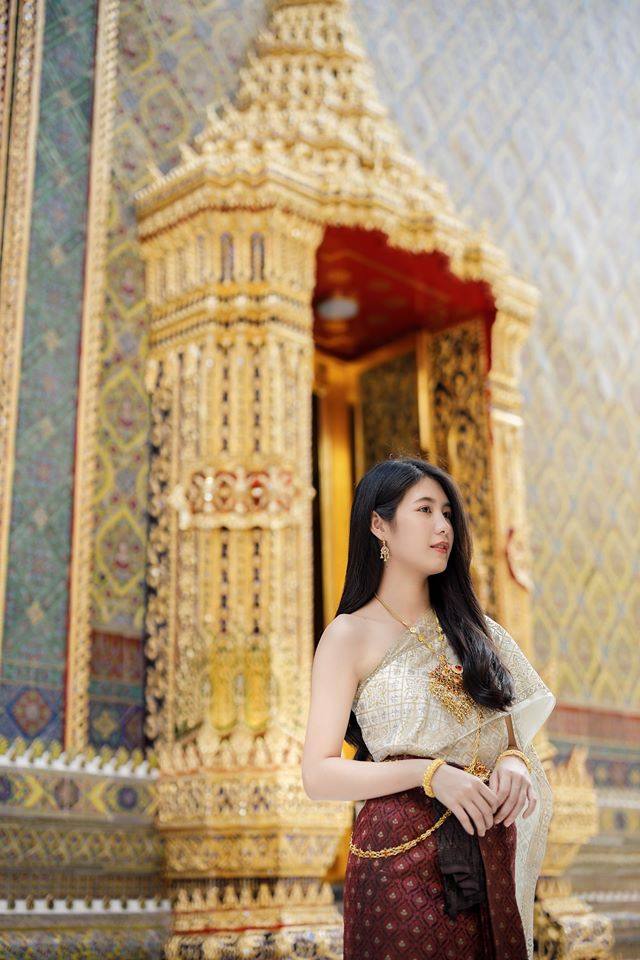 Thailand 🇹🇭 | Thai dress at Wat Ratchabophit