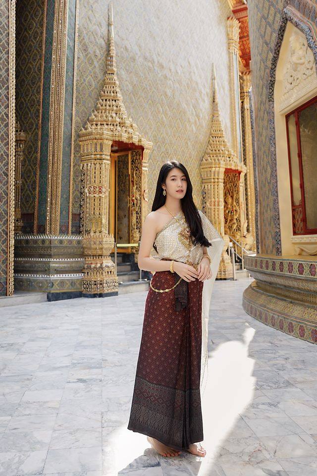 Thailand 🇹🇭 | Thai dress at Wat Ratchabophit