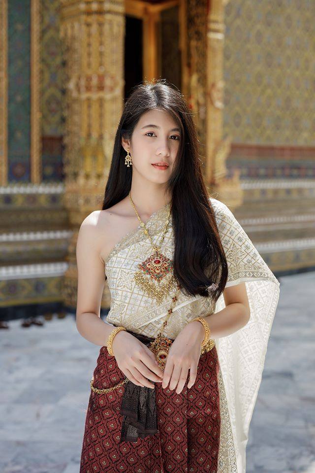 Thailand 🇹🇭 | Thai dress at Wat Ratchabophit