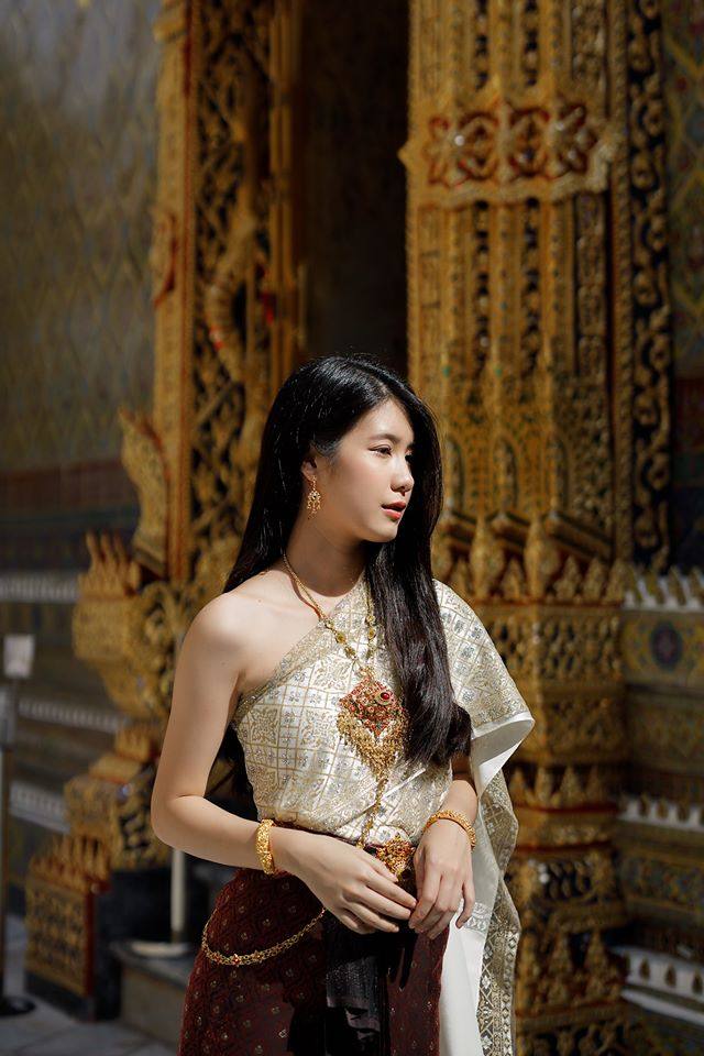 Thailand 🇹🇭 | Thai dress at Wat Ratchabophit