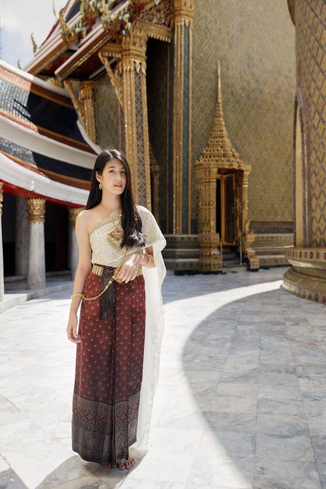Thailand 🇹🇭 | Thai dress at Wat Ratchabophit