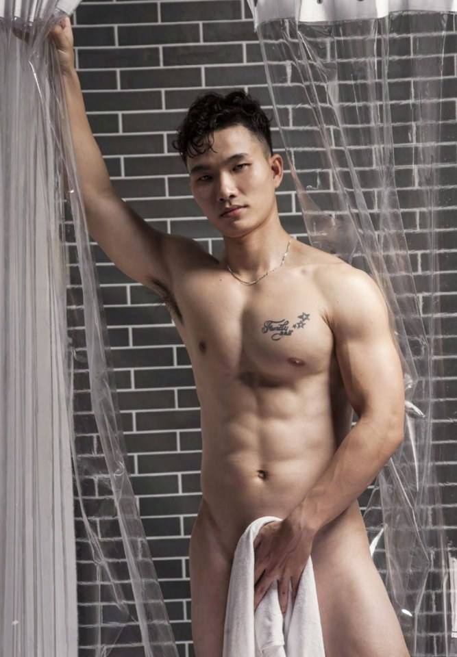 ร่างกายเปลือยเปล่าตอนที่ไม่สวมใส่อะไร&bull;มันช่างน่า...ซะจริงๆ