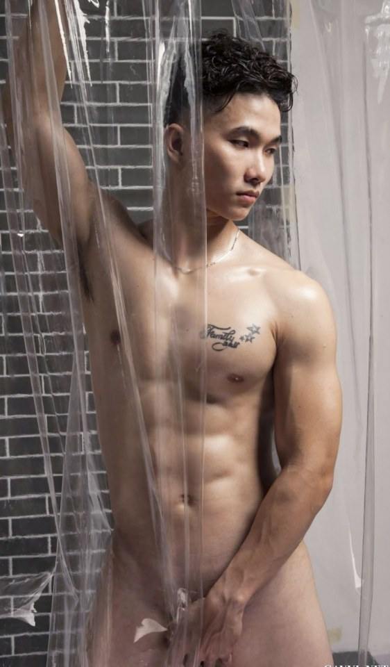 ร่างกายเปลือยเปล่าตอนที่ไม่สวมใส่อะไร&bull;มันช่างน่า...ซะจริงๆ