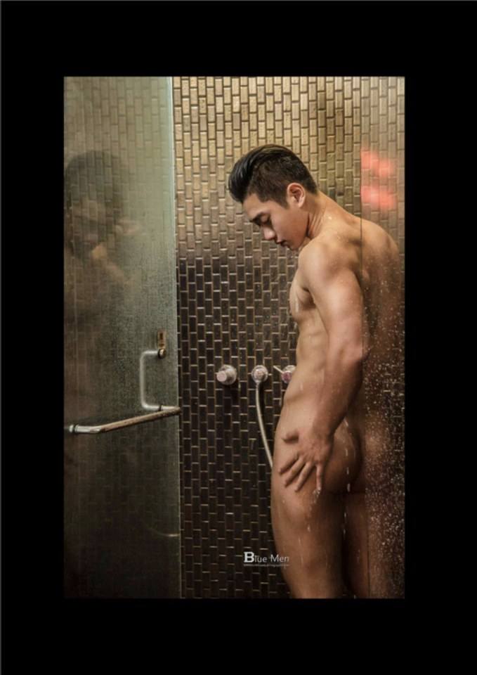 หนุ่มหล่อขึ้นปก 765