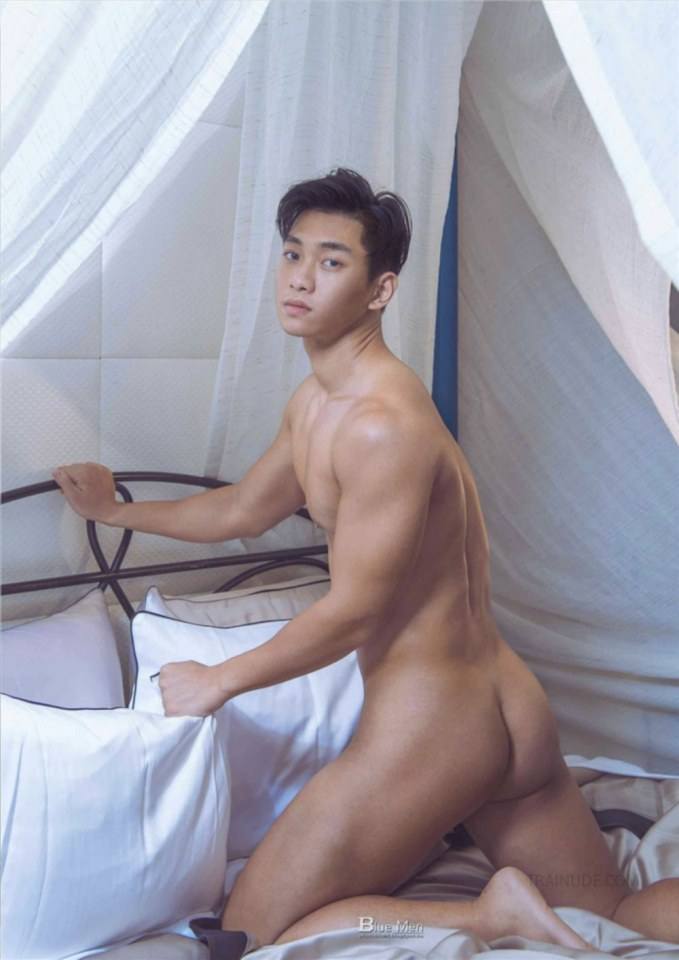 หนุ่มหล่อขึ้นปก 765