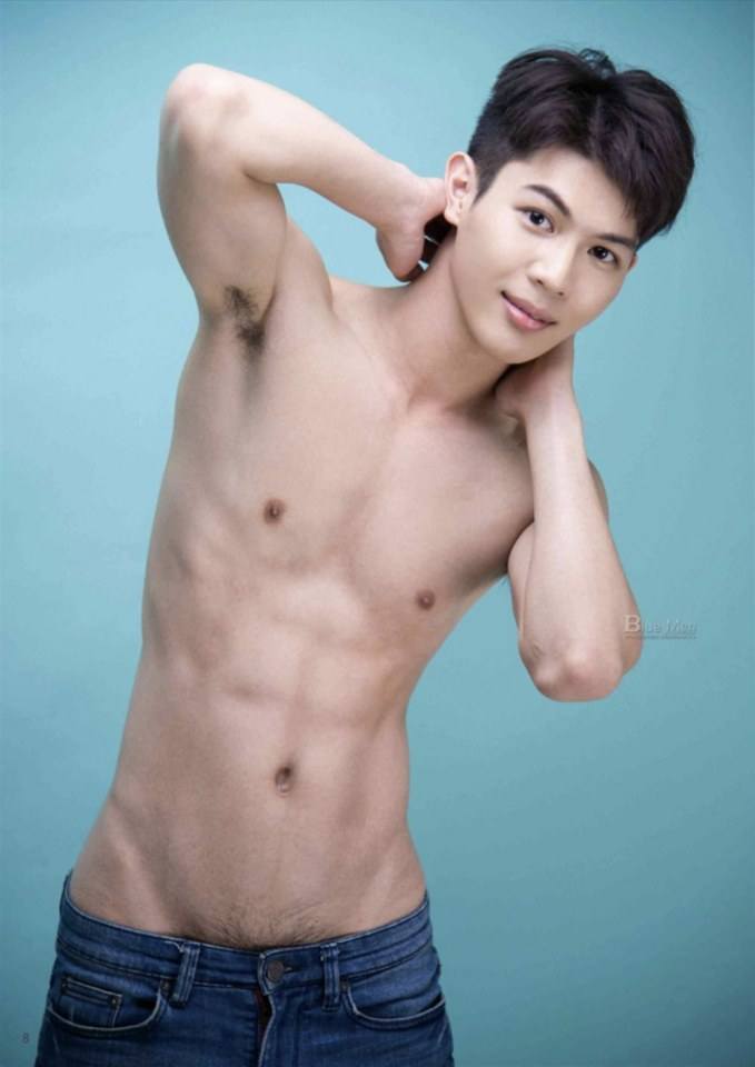 หนุ่มหล่อขึ้นปก 766