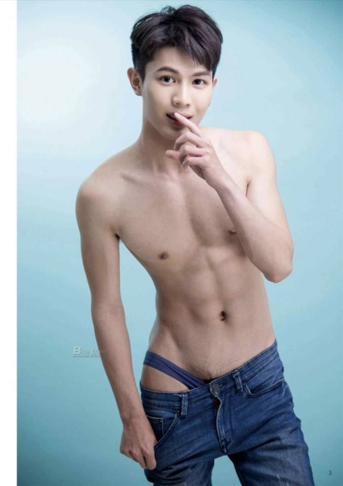หนุ่มหล่อขึ้นปก 766