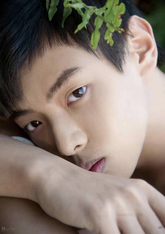 หนุ่มหล่อขึ้นปก 770