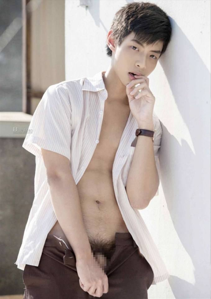 หนุ่มหล่อขึ้นปก 770