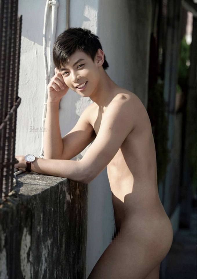 หนุ่มหล่อขึ้นปก 770