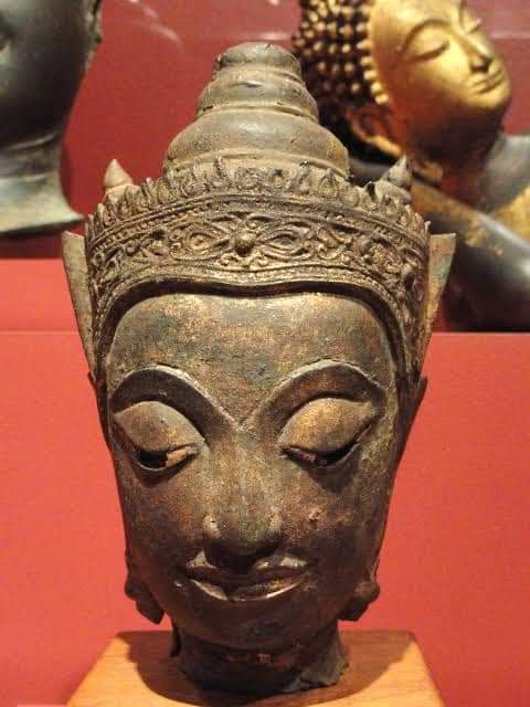The crowns of Ayutthaya period in 15th -16th century, Thailand.🇹🇭