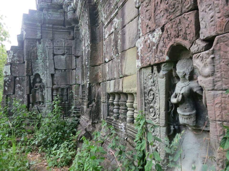 Cambodia's temples fell to looters