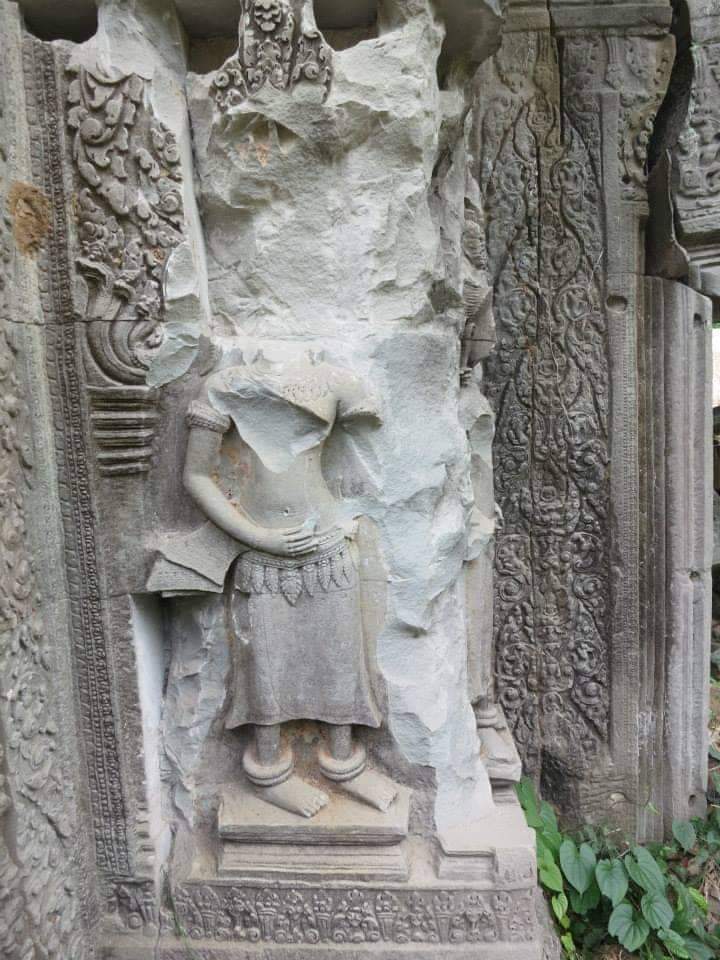 Cambodia's temples fell to looters