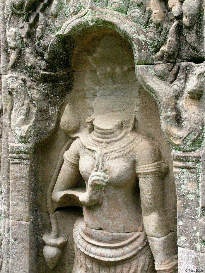 Cambodia's temples fell to looters