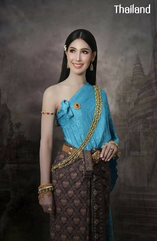 Thai Dress: ชุดไทย ผ้าลายอย่าง | Thailand 🇹🇭