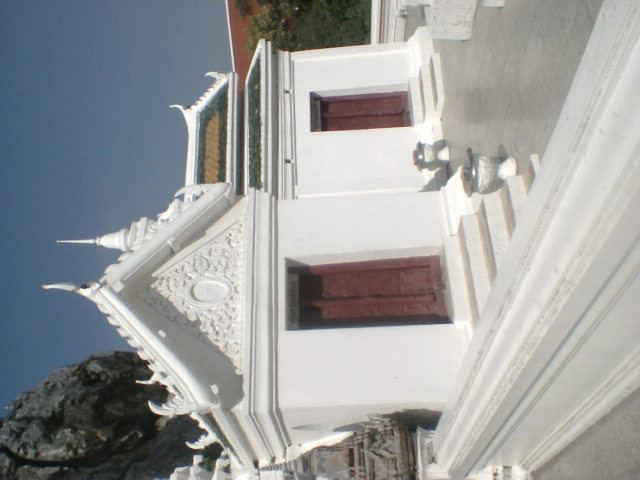 วัดพระพุทธบาท สระบุรี