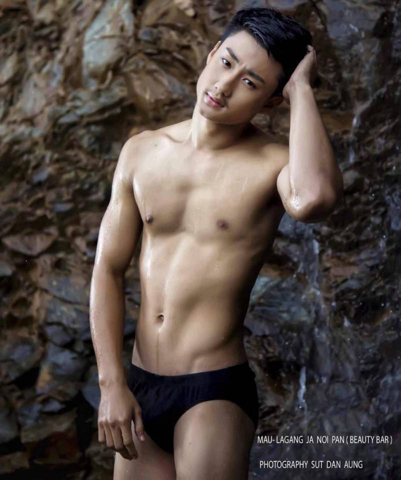 HAPPY O๋ONGO๋ONG STAR ฿ 10