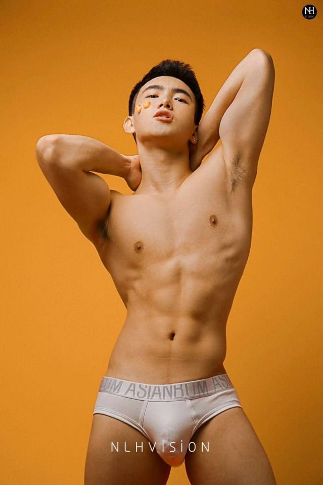 HAPPY O๋ONGO๋ONG STAR ฿ 10