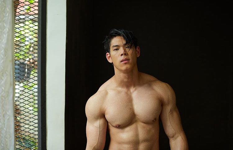 ถอดโชว์เรือนร่าง 2668