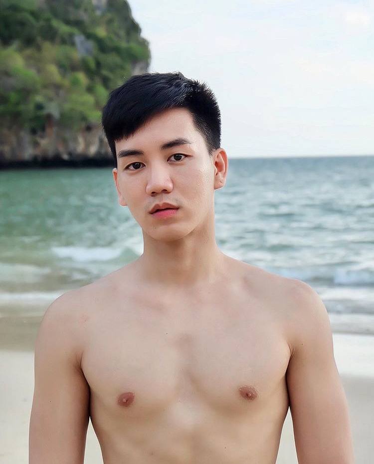 ถอดโชว์เรือนร่าง 2670